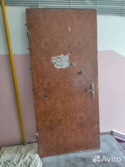 Металлическая дверь бу
