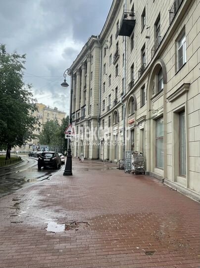 Сдам торговое помещение, 369 м²