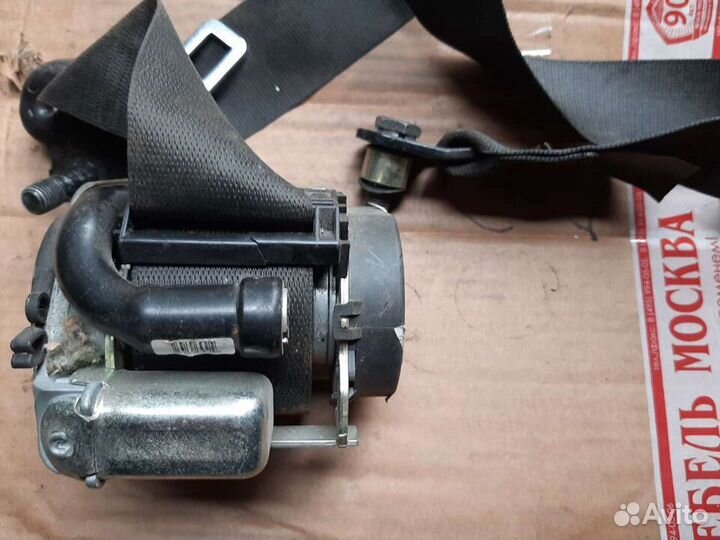 Ремень безопасности левый Mitsubishi Colt Z34