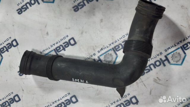 Патрубок воздушного фильтра Volkswagen Jetta 5 2.0