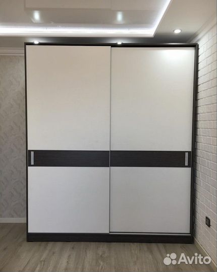 Угловой шкаф