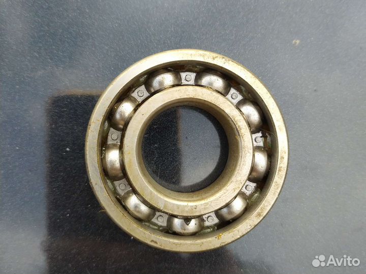 Продам подшипники 205