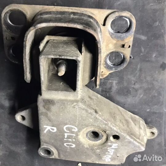 Подушка двигателя правая Renault Clio 2/Lutecia2