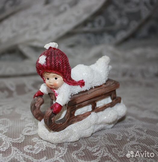 Подсвечник и фигурка для новогодних композиций