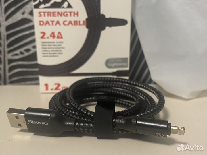 Кабель Lightning/USB для зарядки iPhone/iPad