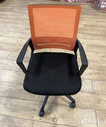 Компьютерное кресло