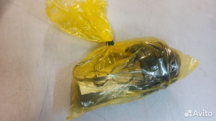 Пыльник внутренего шруса передней левой полуоси ou