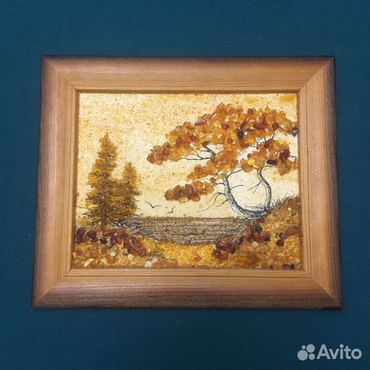 Картина из янтаря