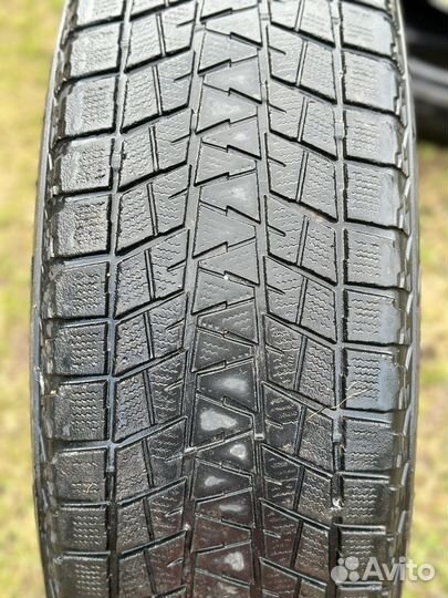 Bridgestone Blizzak DM-V1 235/65 R18