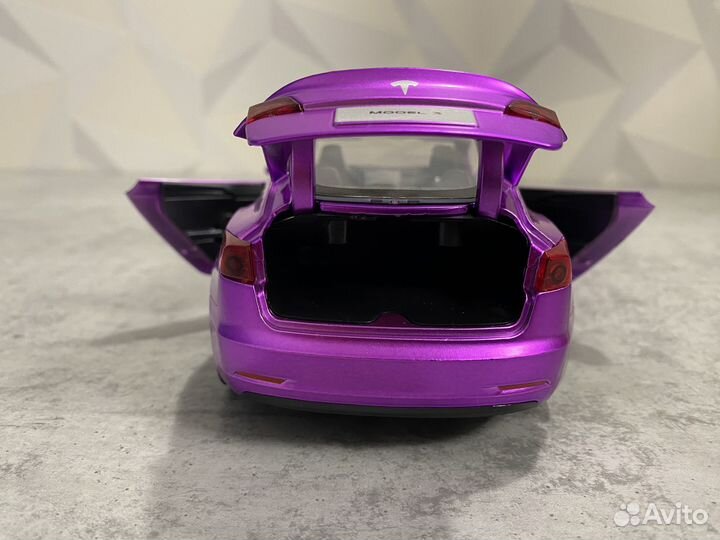 Машинка металлическая тесла