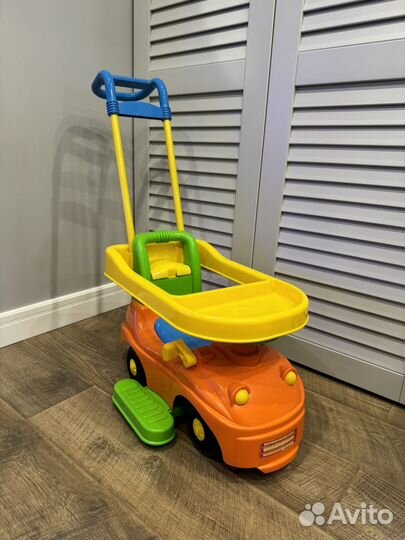 Детская машинка каталка с ручкой Chicco