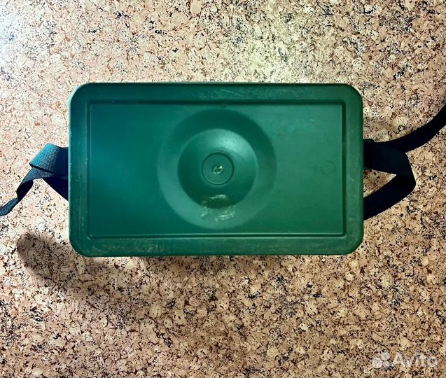 Двухслойная коробка для рыболовных снастей