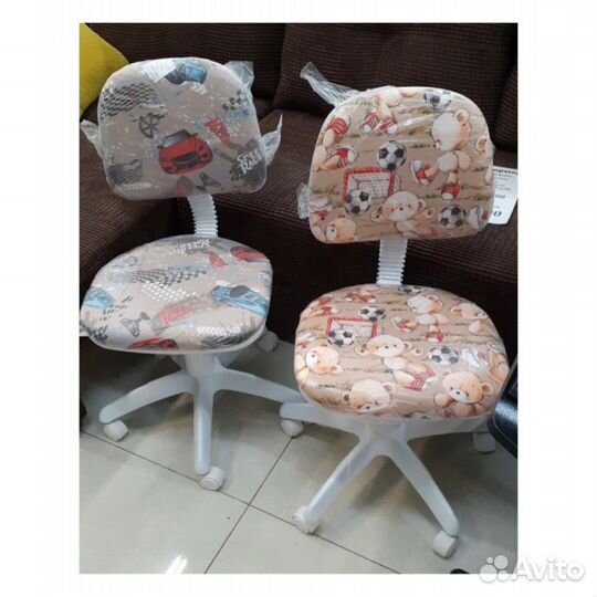 Кресло Форум на белом пластике