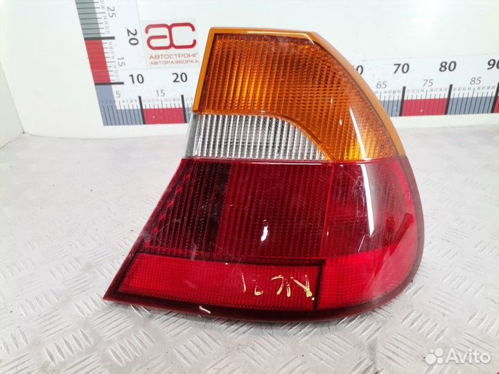 Фонарь задний правый Chrysler 300M 1998 05083166AA