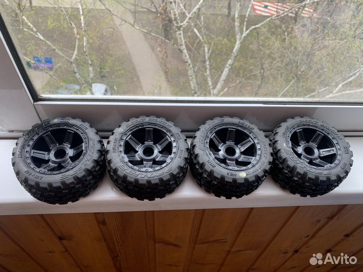 Комплект колес Pro-Line 2.05x4.07 Dirt Hawg