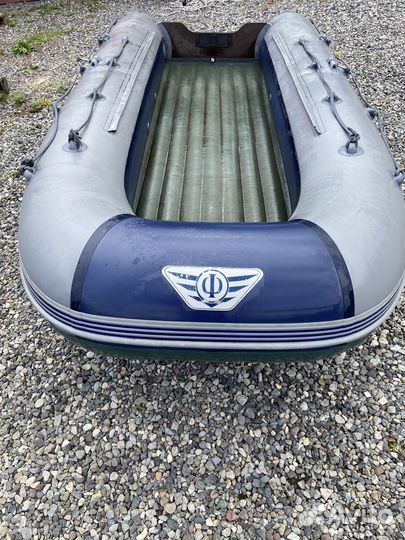 Лодка флагман 380