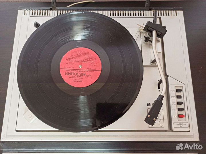 Проигрыватель винила Вега 109