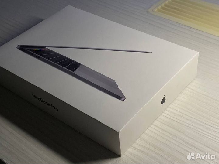 Macbook pro 13 2018 touch bar 256 gb