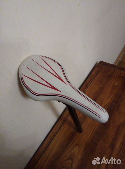 Седло для велосипеда кожаное