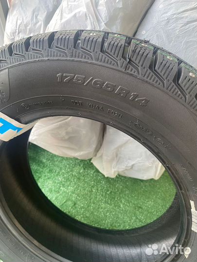 Viatti Brina Nordico V-522 175/65 R14 82T