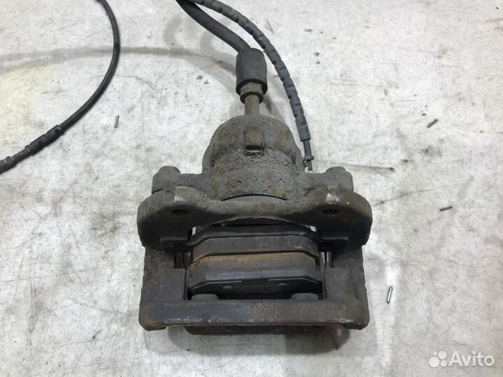 34216768192 Суппорт задний правый BMW 87 E90