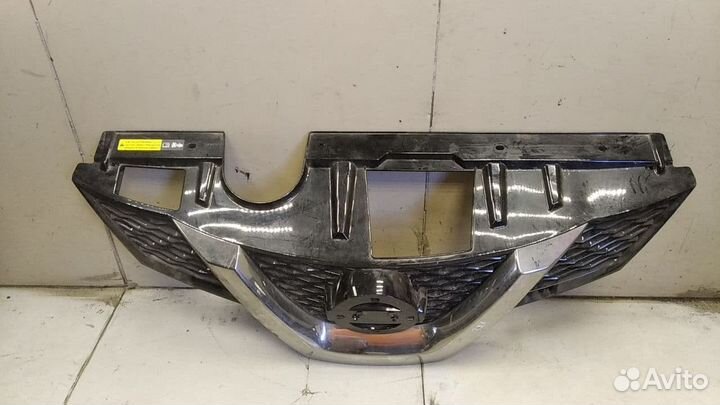 Решетка радиатора Nissan X-Trail