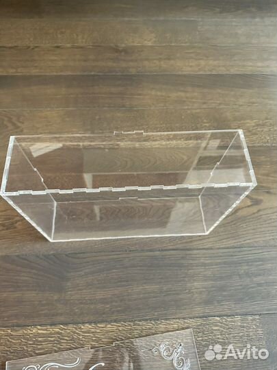 Пластиковая коробка для хранения с надписью