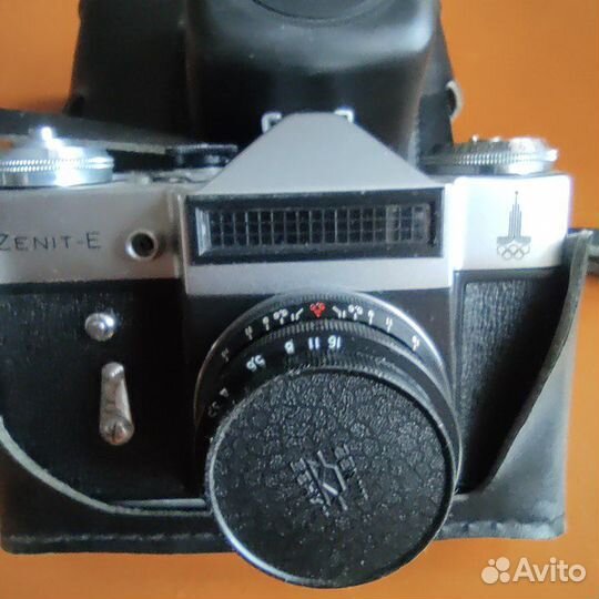 Пленочный фотоаппарат зенит