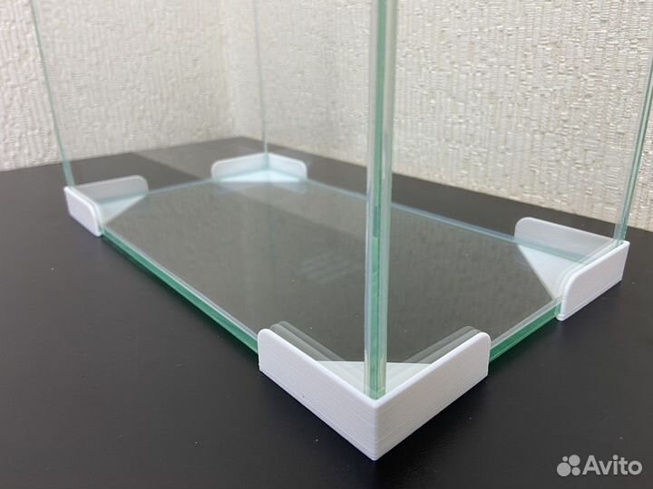 Уголки-подставки пластиковые