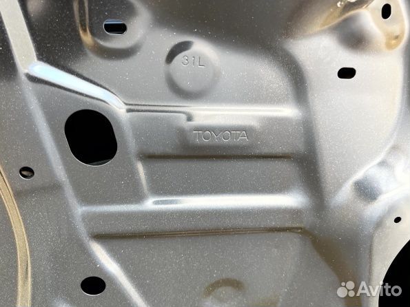 Toyota Rav 4 передняя левая дверь