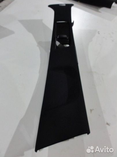 Обшивка стойки средняя правая верхняя