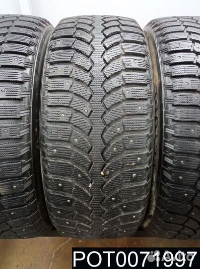 Bridgestone Blizzak Spike-01 235/55 R17 99R