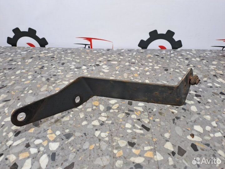 Кронштейн шумоизоляции Mercedes-Benz Actros MP2