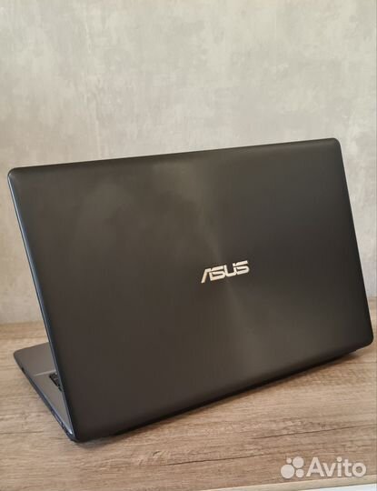 Ноутбук Asus