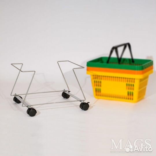 Подставка для покупательских корзин на колесах
