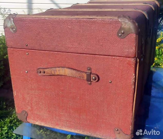 Антикварный каретный чемодан,сундук