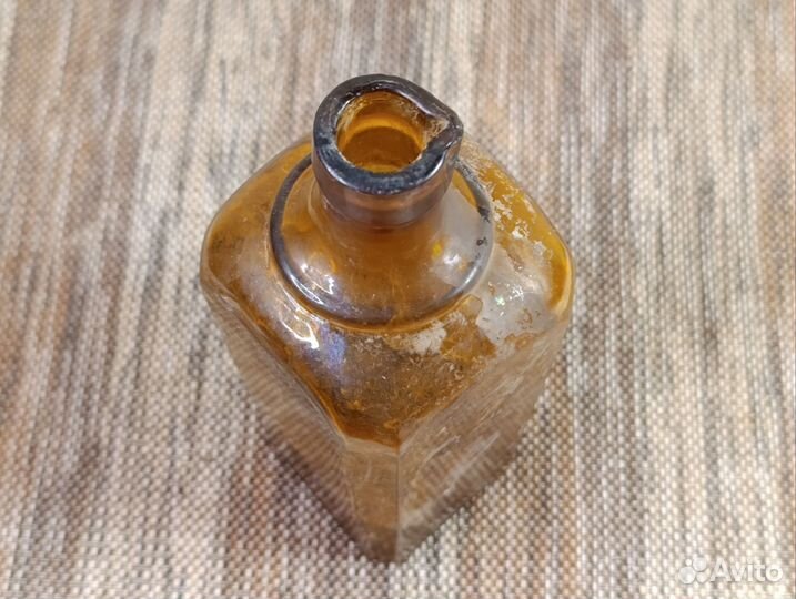 Бутылка с носиком раскопок Königsberga