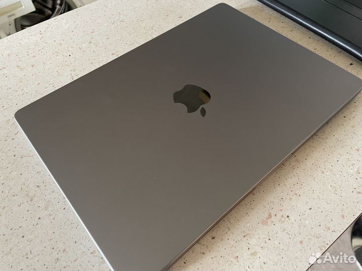 Apple Macbook Pro 14