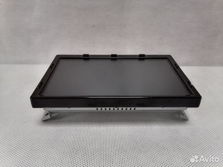 Kia Quoris KH Монитор передний в торпедо