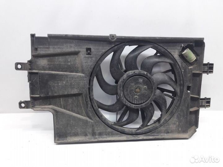 Диффузор радиатора Лада Гранта 2011