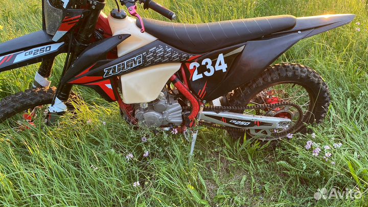 Мотоцикл zumm cb250