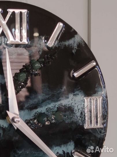 Часы настенные ручной работы. Из эпоксидной смолы