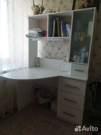 Письменый стол и кровать бу