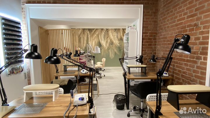 Администратор в студию маникюра