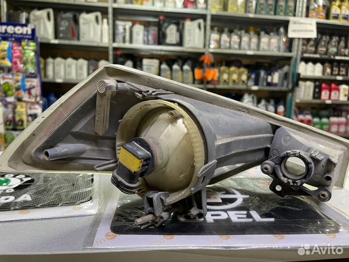 Фара противотуманная левая citroen C5 (2008)