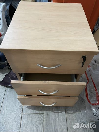 Тумба мобильная