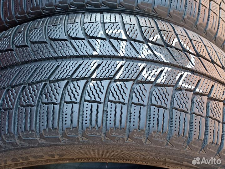 Michelin X-Ice XI3 245/45 R17 99H