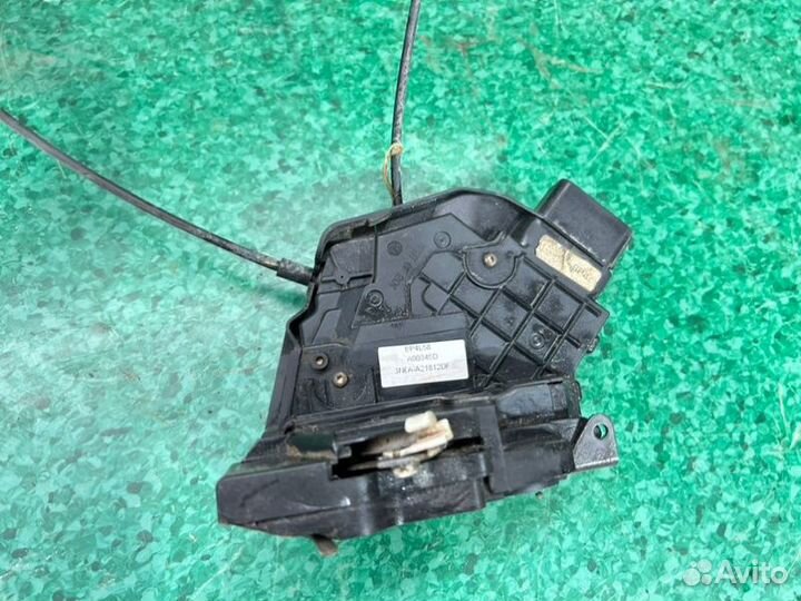 Замок боковой двери передний правый Mazda 3 BK 1.6