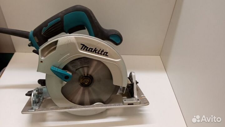 Циркулярная (дисковая) пила Makita HS6601