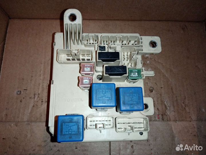 Блок предохранителей Toyota Camry cv30